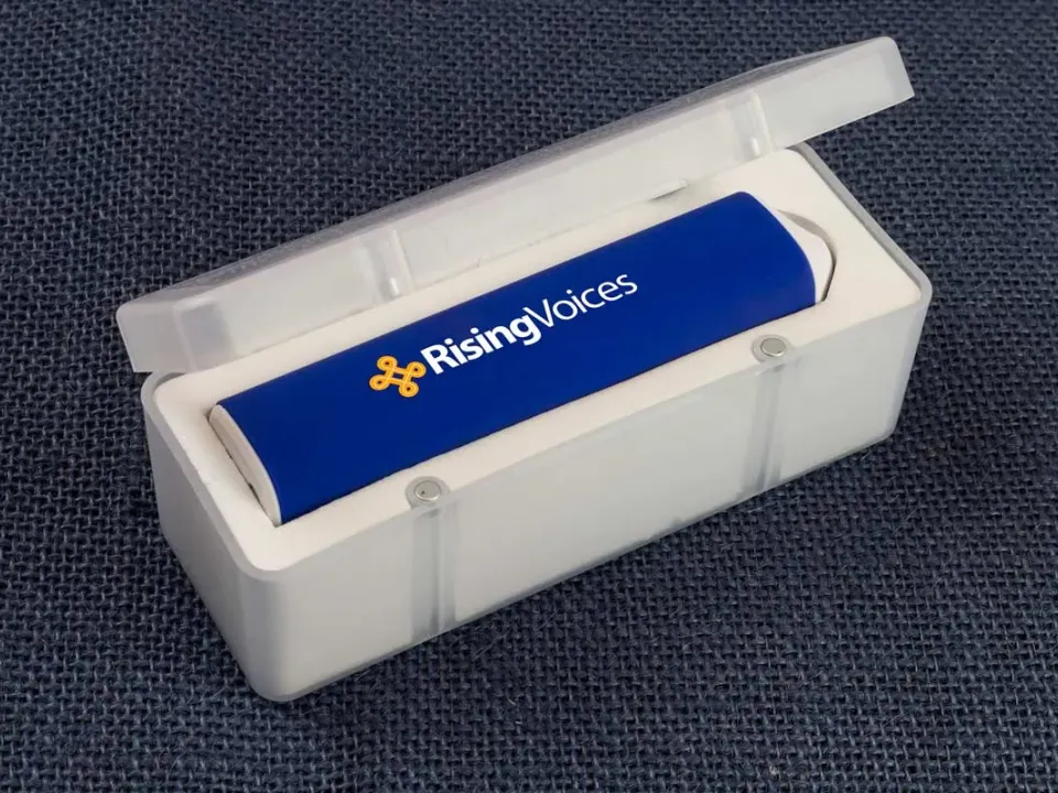 Power bank cilíndrico con gancho personalizado con logo, foto 6