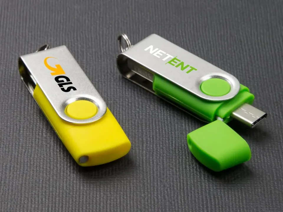 Swivel USB-A and USB-C customized with logo, photo 11