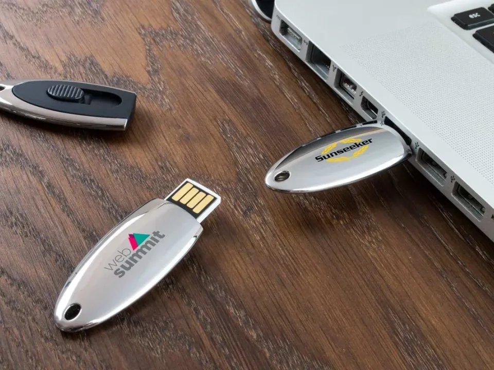Pendrive ovalado retráctil personalizado con logo, foto 3