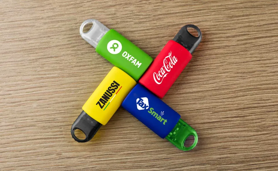 Pendrive deslizante personalizado con logo, foto 3